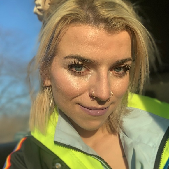 Meet your Posher, Abigail - Picture 5 of 7